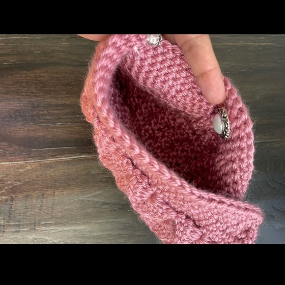 Hand crafted crochet purse - Picture 4 of 7